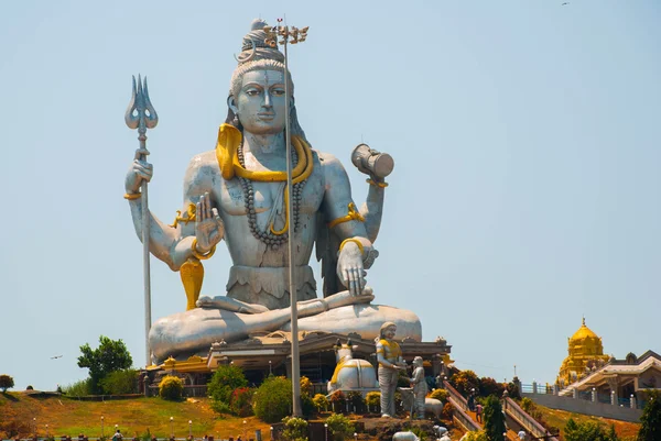 Szobra a Murudeshwar Úr Shiva. Templom, Karnataka, India — Stock Fotó