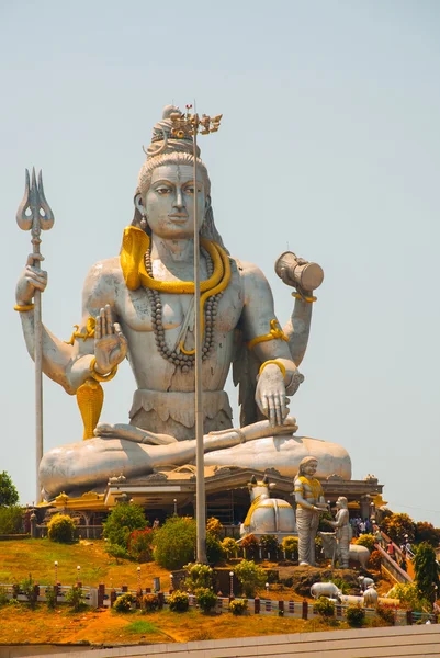 Murudeshwar でシヴァ神の像。カルナータカ州、インドの寺院 — ストック写真