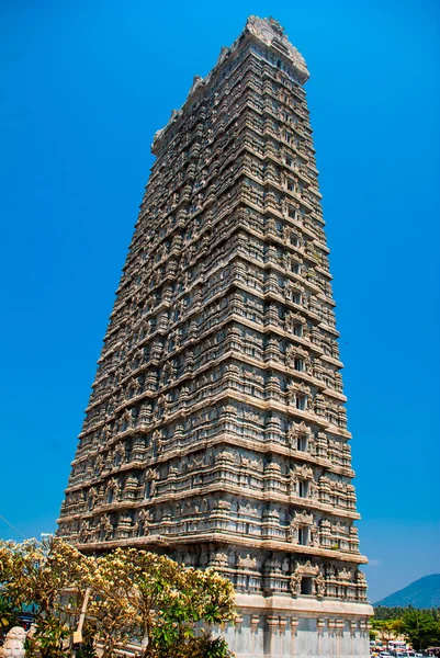 Raja Gopuram kulesi. Murudeshwar. Karnataka, Hindistan — Stok fotoğraf