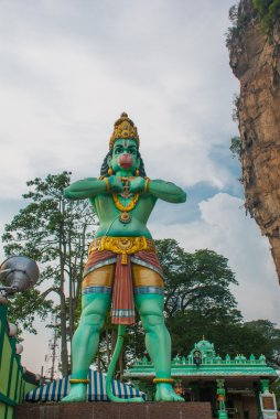 Batu mağaraları. Ramayana mağara ve Hanuman heykeli. Kuala Lumpur Malezya.