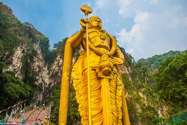 Batu Caves, Zlatá socha Lorda Murugan. Kuala Lumpur, Malajsie. — Stock fotografie