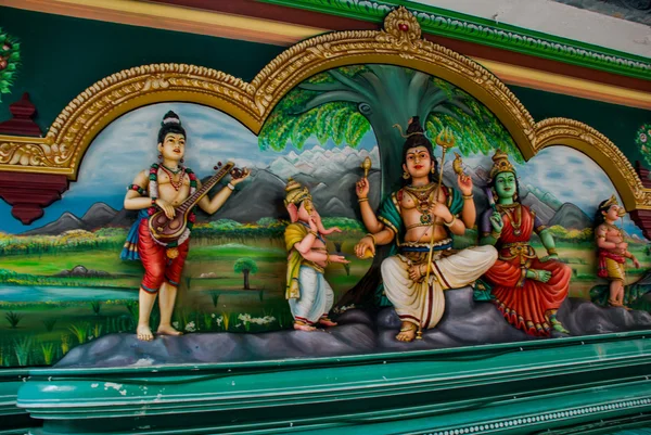 The Indian temple. Multi-colored sculpture. Kuala Lumpur, Malaysia. — Stock Photo, Image
