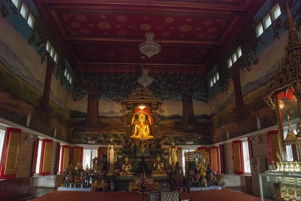 Belső. A buddhista templom a város Bangkok, Thaiföld. — Stock Fotó