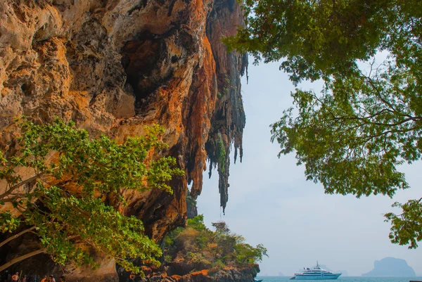 Cueva Phra Nang. Península del Ferrocarril. Krabi, Tailandia . —  Fotos de Stock
