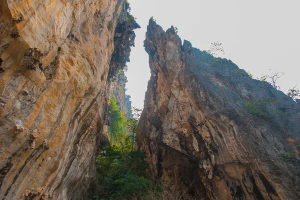群岛。岩石。泰国甲米. — 图库照片