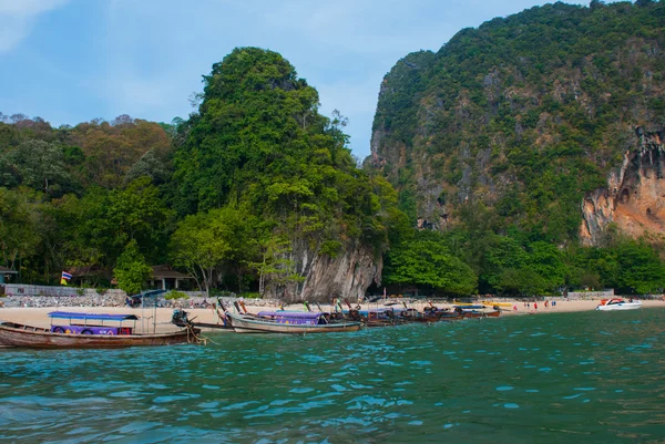 Wyspy. Rock. Krabi, Tajlandia. — Zdjęcie stockowe