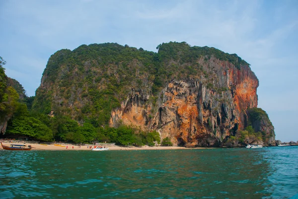 Wyspy. Morze. Rock. Krabi, Tajlandia. — Zdjęcie stockowe