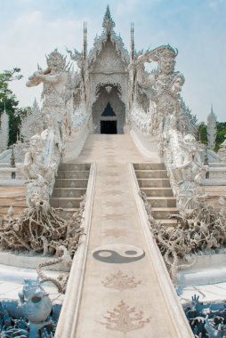 WAT Rong Khun, aka Beyaz Tapınak. Chiang Rai, Tayland.