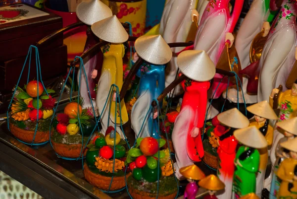 Avondmarkt. Souvenirs voor toeristen. Nha Trang, Vietnam. — Stockfoto