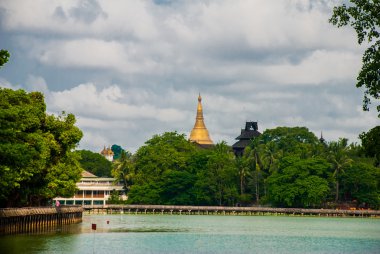 Altın Karaweik Sarayı, Yangon, Myanmar. Burma