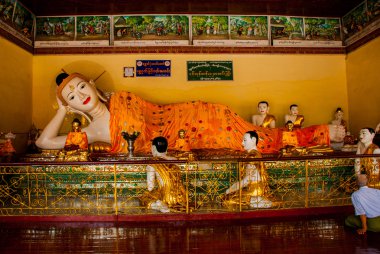 Heykel Bubba Shwedagon Selami pagoda. Yangon, Myanmar