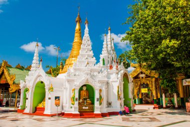 Shwedagon Paya pagoda. Yangon, Myanmar clipart