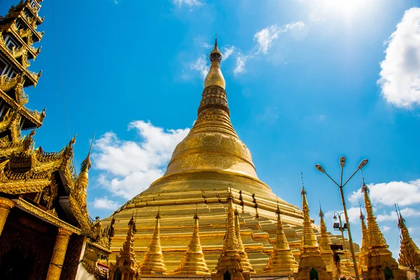 Shwedagon paya Pagode. Yangon, Myanmar — Stockfoto