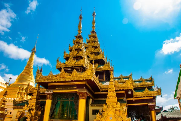 Pagoda Shwedagon Paya. Yangon, Myanmar — Zdjęcie stockowe