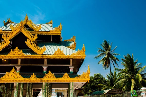 Shwedagon Paya pagoda. Yangon, Myanmar — Stockfoto