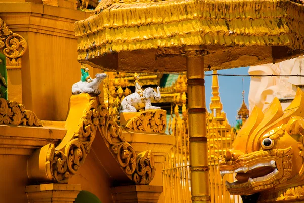 Pagoda Shwedagon Paya. Yangon, Myanmar — Foto Stock