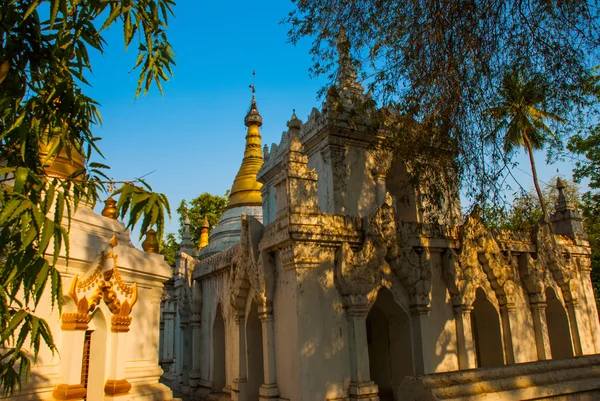 Pagoda. Amarapura, Myanmar. Birmy. — Zdjęcie stockowe