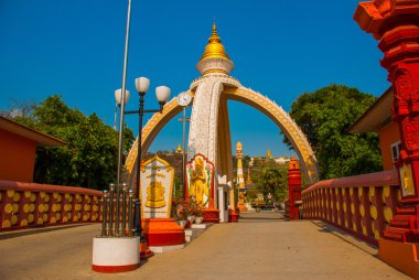 Budist Pagoda küçük bir kasaba Sagaing, Myanmar