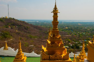 Budist Pagoda küçük bir kasaba Sagaing, Myanmar