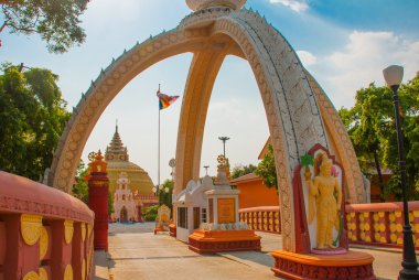 Budist Pagoda küçük bir kasaba Sagaing, Myanmar