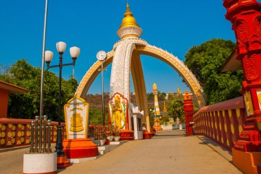 Budist Pagoda küçük bir kasaba Sagaing, Myanmar