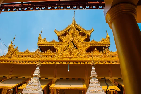 Kyauk Taw Ghage pagoda, Mandalay, Myanmar — стоковое фото