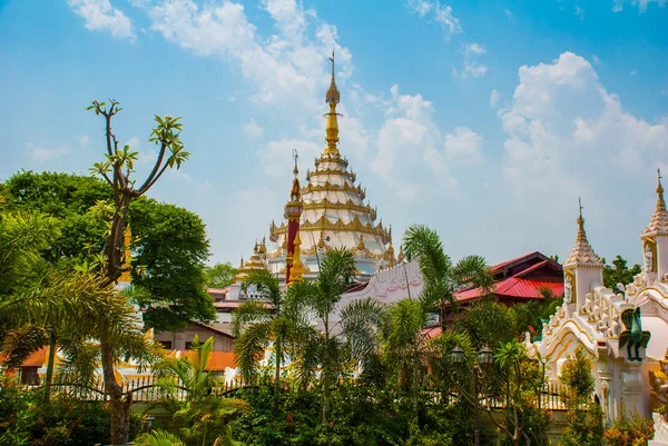 Kyauk Taw Gyee pagode, Mandalay, Mianmar — Fotografia de Stock