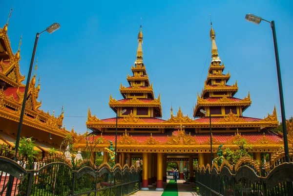 KYAUK Taw Gyee pagoda, Mandalay, Myanmar — Foto de Stock