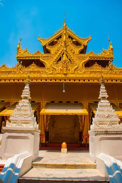 Kyauk Taw Gyee pagoda, Mandalay, Myanmar — Stok fotoğraf