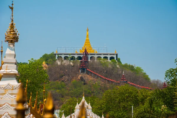 Hügel Mandalay, Myanmar. Burma. — Stockfoto