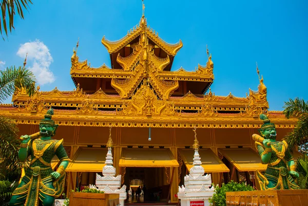 Kyauk István Gyee pagoda, Mandalay, Mianmar — Stock Fotó