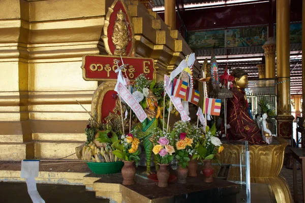 Interior. Pagode na cidade de Bago, Pegu. Myanmar. Birmânia . — Fotografia de Stock