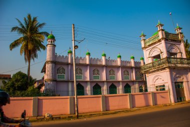 Güzel cami. Burma. Mawlamyine, Myanmar.