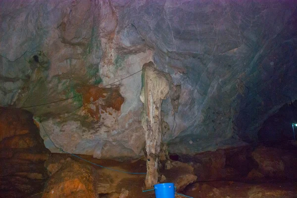 고 대 종교 동굴입니다. 내부에서 보기 Hpa는 미얀마. 버마. — 스톡 사진