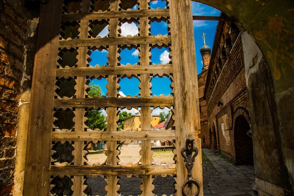 Krutitsy Patriarchal Metochion. Gate. Moscow, Russia. — Stock Photo, Image