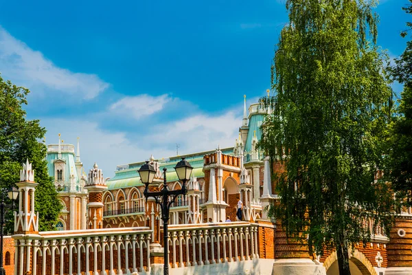 La arquitectura del Parque Tsaritsyno en Moscú. Rusia . — Foto de Stock