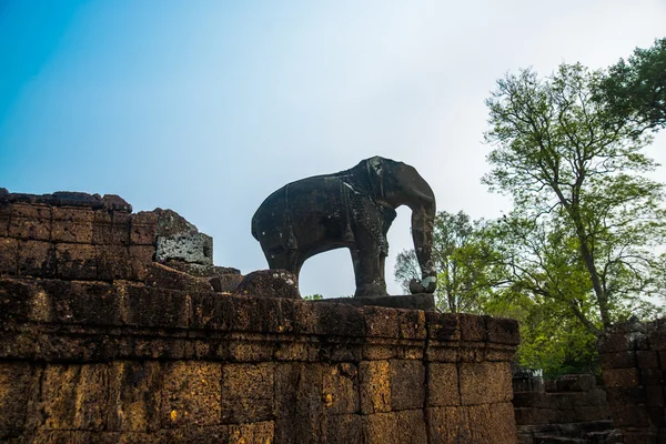 The monument to the elephant.The temple complex of Angkor. — Stock Photo, Image