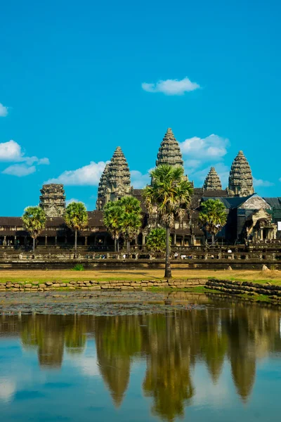 O complexo do templo de Angkor Wat . — Fotografia de Stock