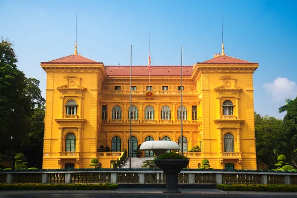 Building, Vietnam president office, central Ha Noi, , by French architect construction — Stock Photo, Image