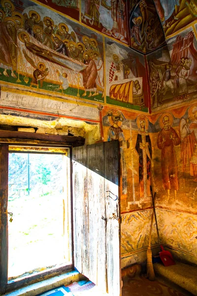 Matka Canyon Região Skopje Norte Macedonia Interior Com Afrescos Antigos — Fotografia de Stock