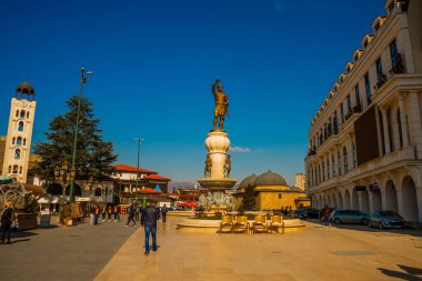 ÜSKÜP, Kuzey MACEDONIA: Üsküp, Kuzey Makedonya 'nın merkezinde Philip' in güzel heykeli.