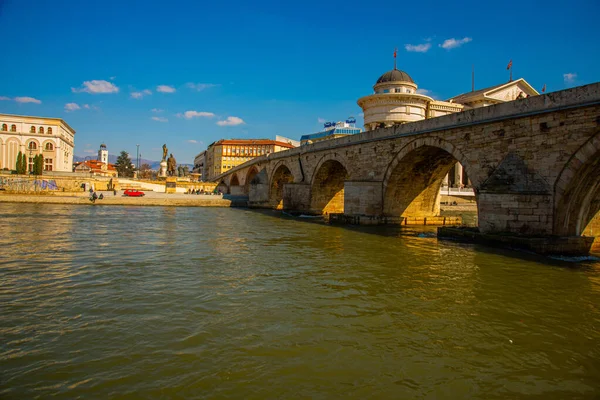 Skopje Nord Macedonia Archäologisches Museum Mazedoniens Und Steinbrücke Fluss Vardar — Stockfoto