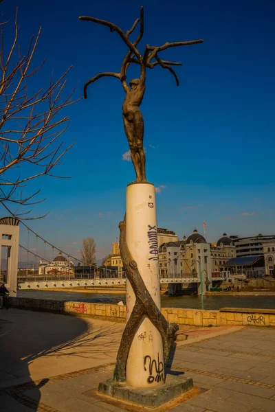 Skopje Nord Macedonia Schöne Moderne Skulptur Einer Frau Form Eines — Stockfoto