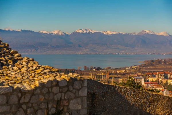 Ohrid Północna Macedonia Widok Mury Obronne Króla Samuela Nad Jeziorem — Zdjęcie stockowe