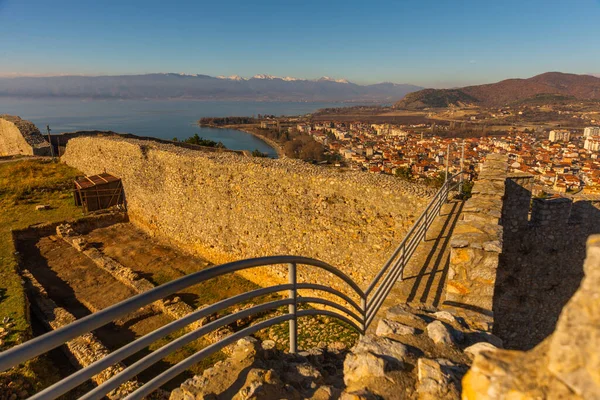 OHRID, NORTH MACEDONIA: Kuzey Makedonya 'daki UNESCO Dünya Mirasları Bölgesi olan Kral Samuel' in Eski Kalesi veya Samuel 'in Ohri' deki Kalesi