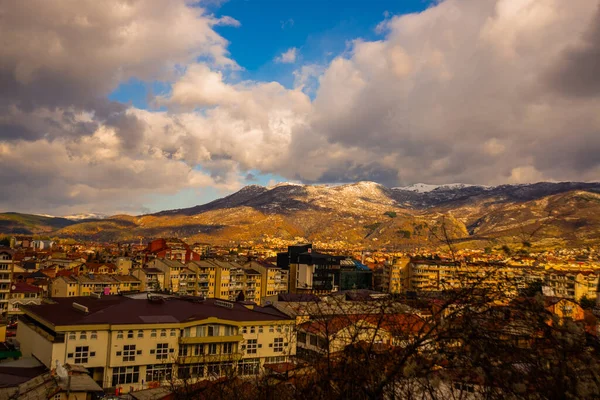 Ohrid ノース マセドニア オフリドの町のトップビューと山とオフリッド湖 ユネスコ世界遺産 — ストック写真