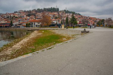 OHRID, NORTH MACEDONIA: Eski Ohri kasabasındaki iskelenin güzel manzarası. UNESCO Dünya Mirası Alanı.