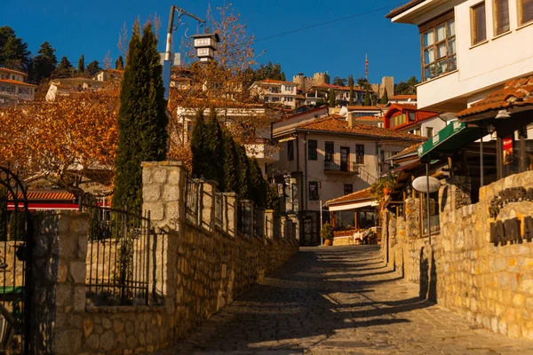 Ohrid North Macedonia Gyönyörű Házak Utcán Ohrid Óvárosának Történelmi Központjában — Stock Fotó