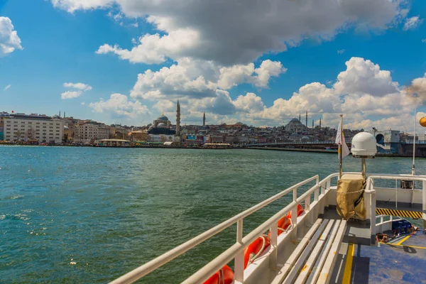 Istanbul Turkey Krajina Výhledem Město Istanbul Bosporu Slunečného Dne — Stock fotografie