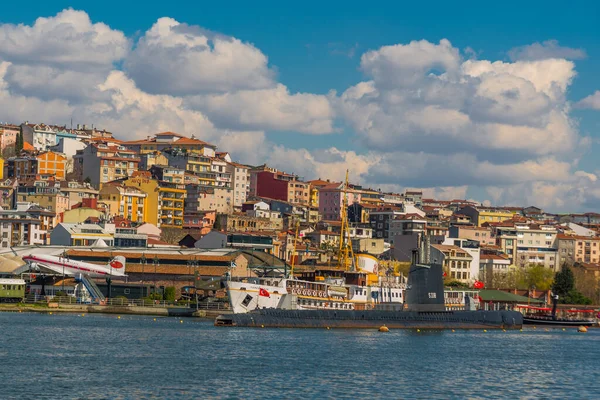Istanbul Turkey Utsikt Över Rahmi Koc Museum Från Sundet Golden — Stockfoto